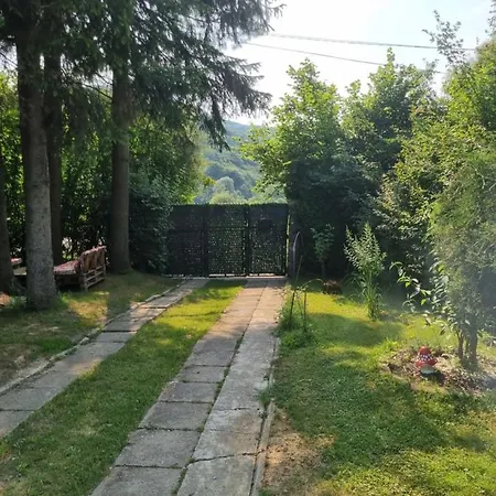 Hipnotic Villa *