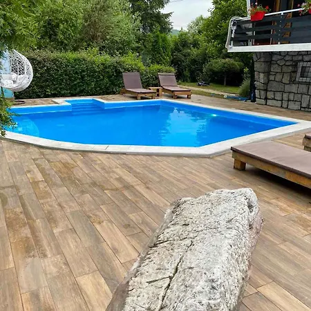 Hipnotic Villa
