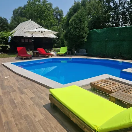 Hipnotic Villa *
