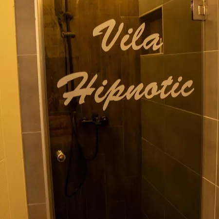 Hipnotic Villa *
